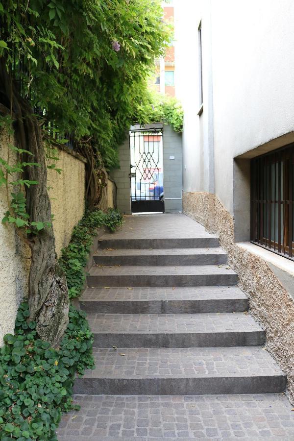 ホテル Gambara Guests House ミラノ エクステリア 写真